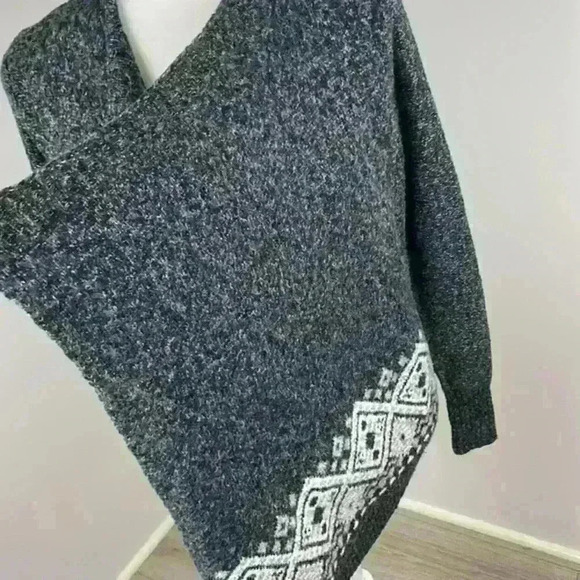 Hollister Aztec Print Grey Cardigan Size M - Picture 3 of 8